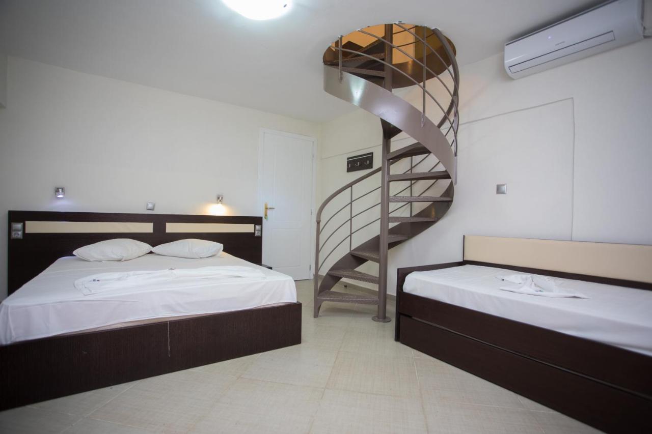 Villa Amalia Sun Beach Vrasná エクステリア 写真