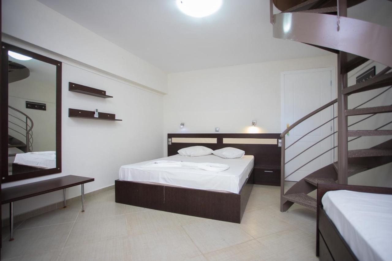 Villa Amalia Sun Beach Vrasná エクステリア 写真